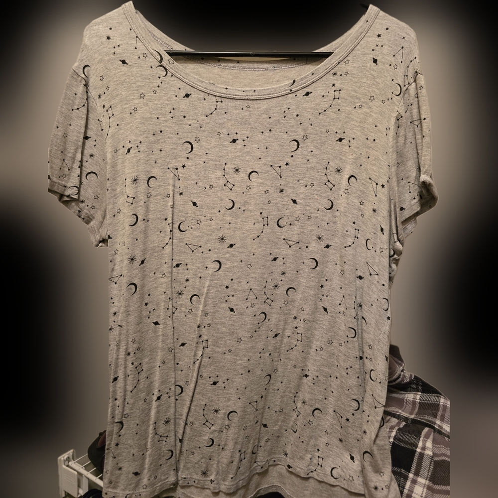 Astrology tshirt grey short sleeved